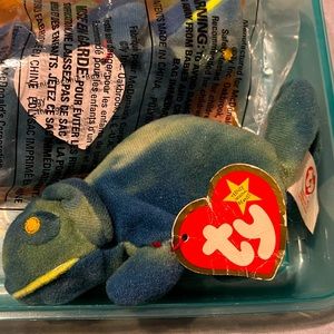1997 Ty Beanie Baby Rainbow labeled Iggy the iguana